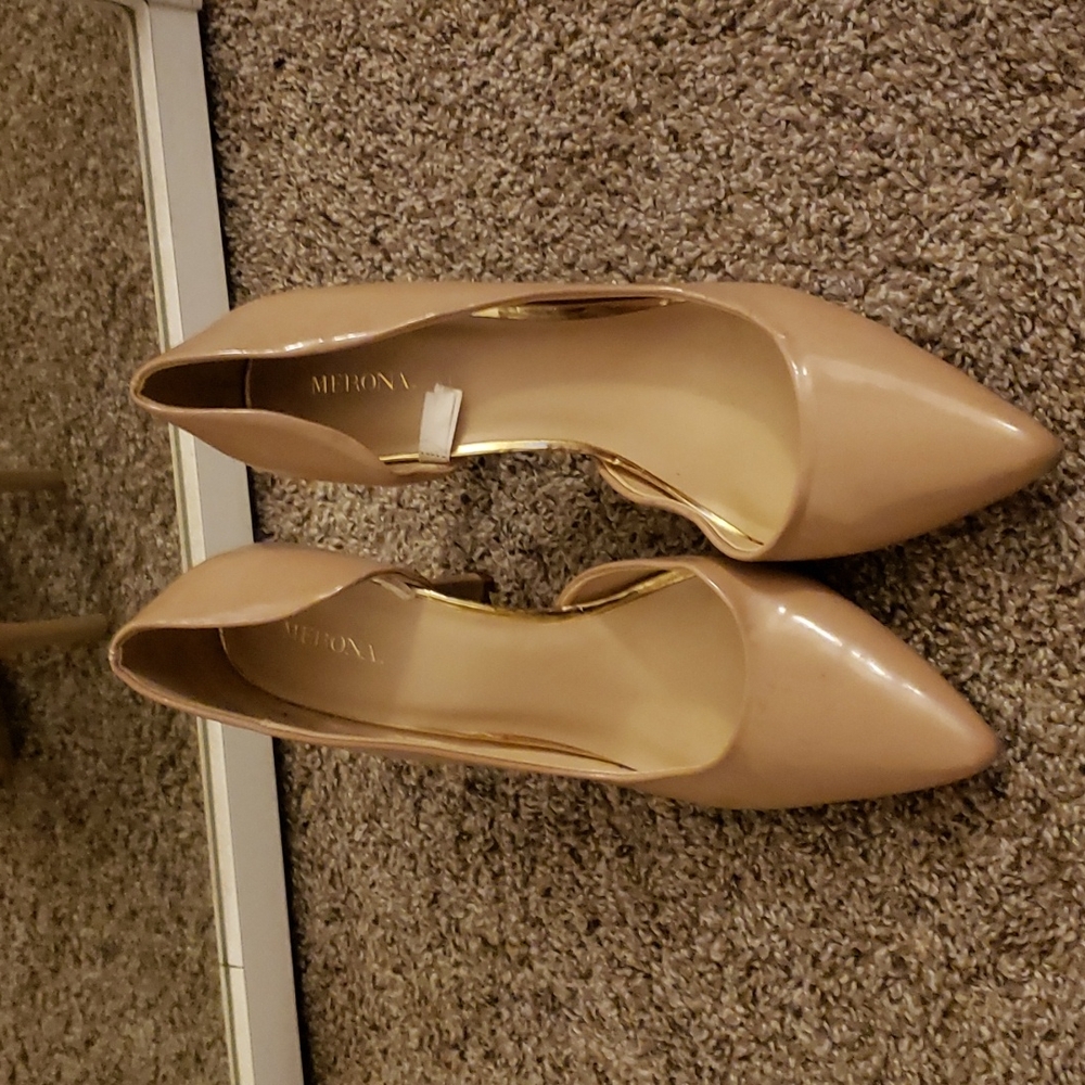 Side out Nude 3 inch Heel Pumps SZ 11
